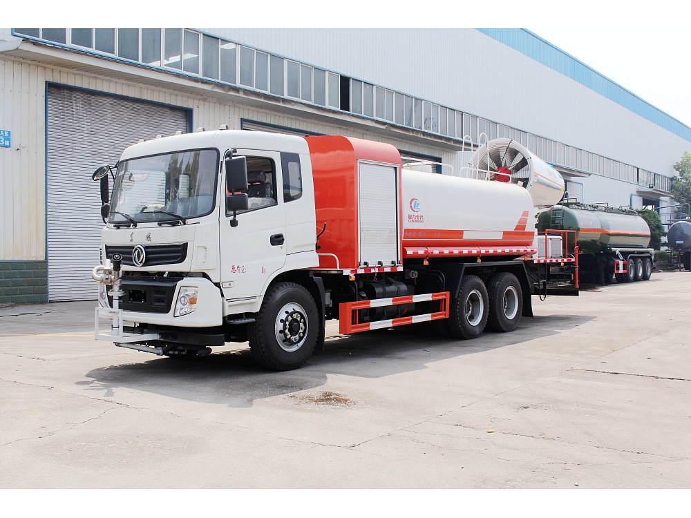 國六東風隨專后雙橋16立方霧炮車/50-120米霧炮