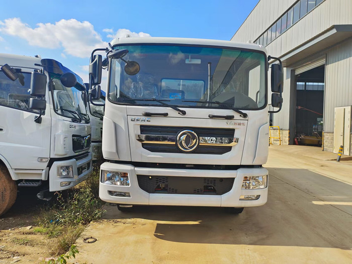 國六東風多利卡D9 12方灑水車圖片_12方灑水車價格_東風12方灑水車_程力灑水車廠家